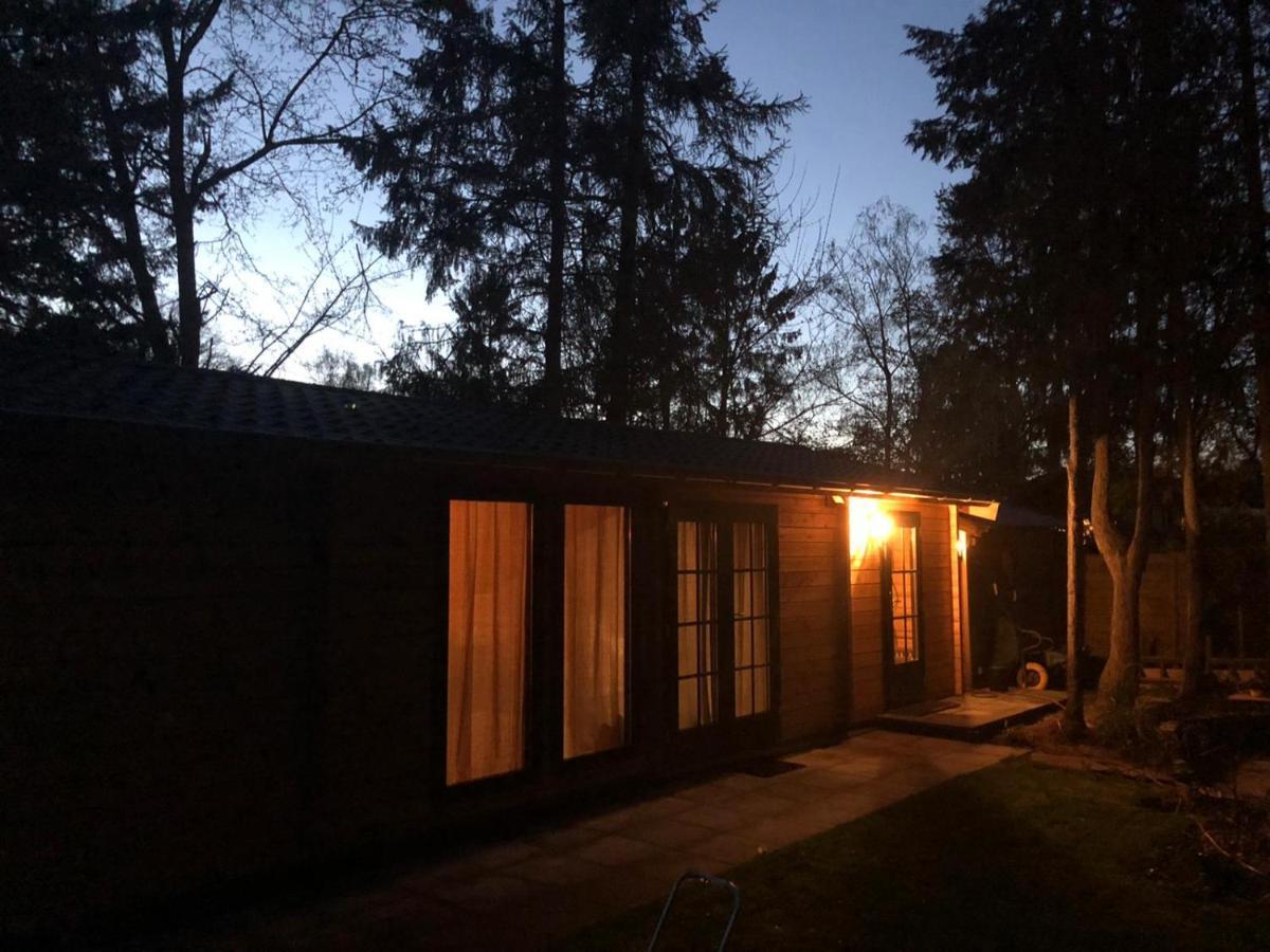 3 Slaapkamer Blokhut Met Opgemaakte Bedden Villa Putten Exterior photo